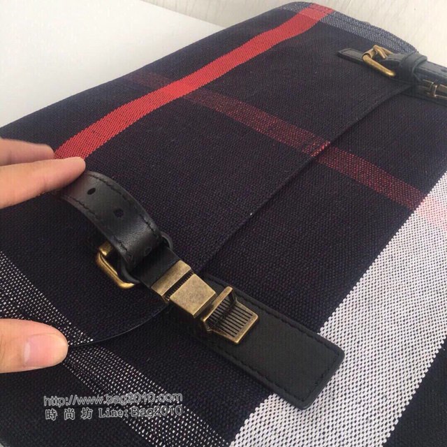 Burberry專櫃新款男包 巴寶莉男士大號麻料郵差包單肩斜挎包  db1052